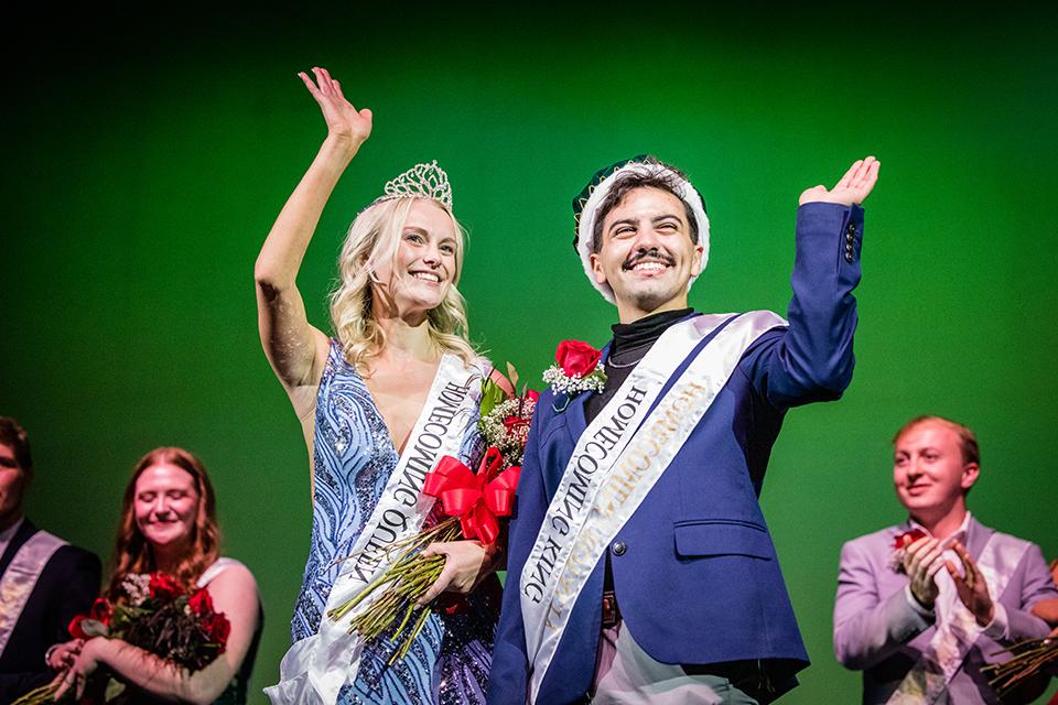 Bonadonna crowned Homecoming king, DeVries is queen